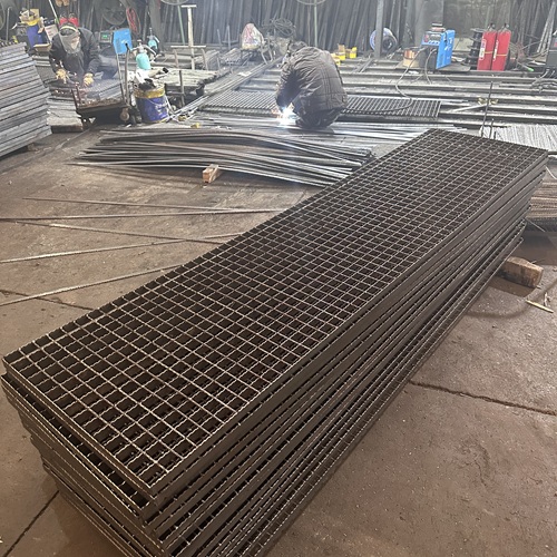 公園步道用鋼格板防滑美觀還易維護(hù)